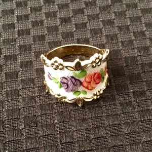 VINTAGE VARGAS Floral Ring.